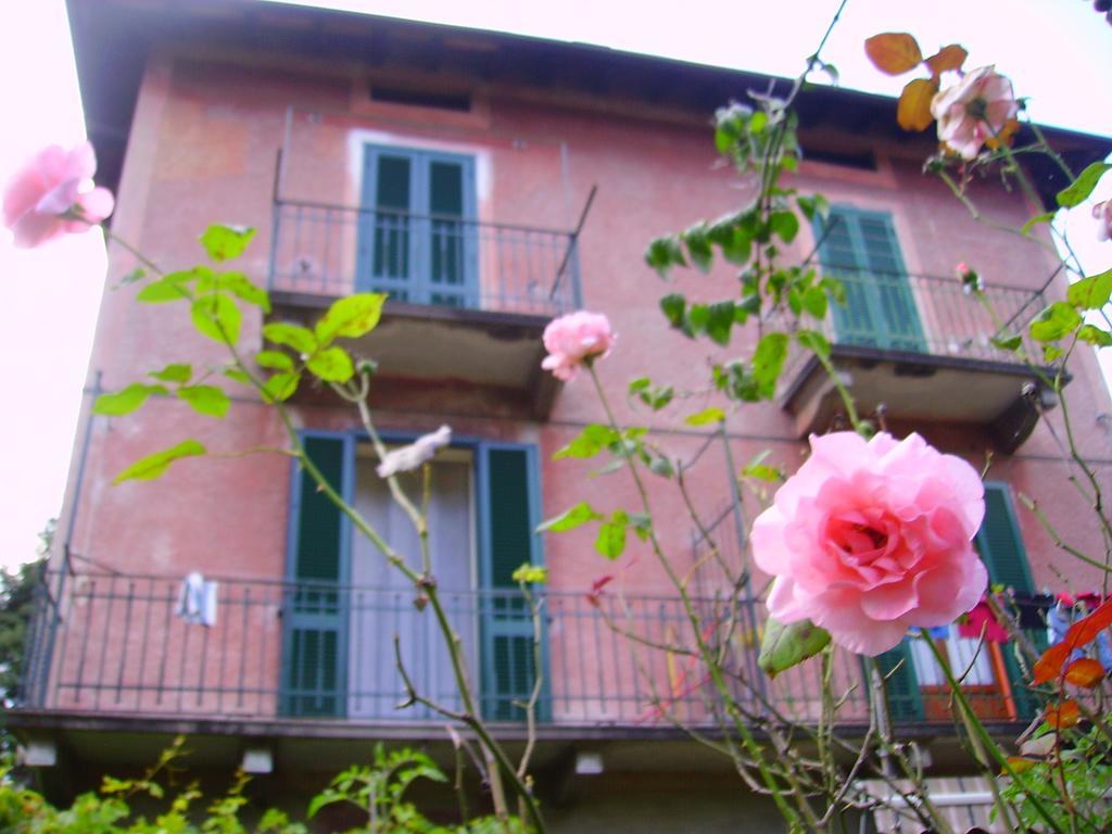 La Ca Del Menec Apartment Lierna Ruang foto